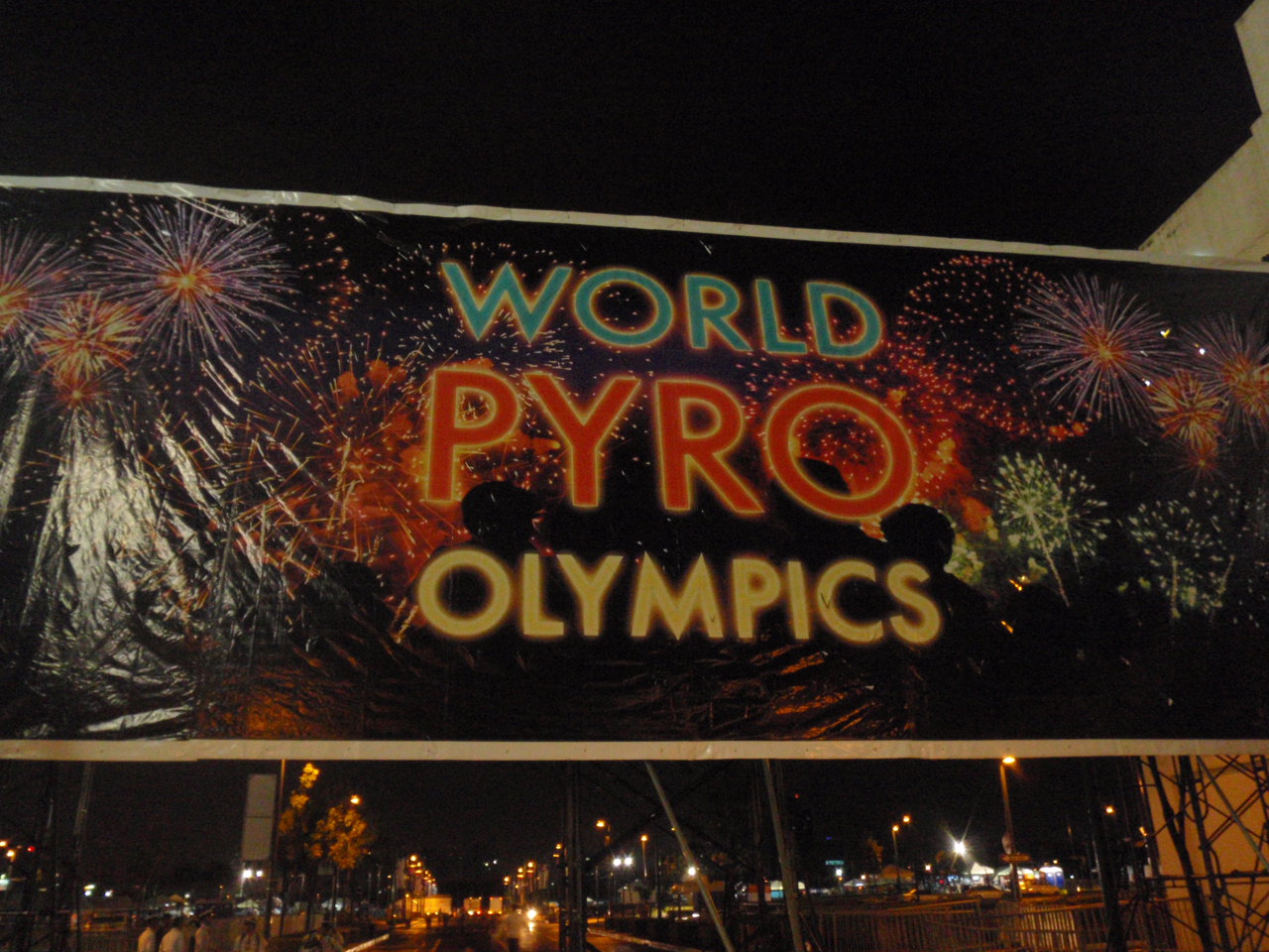 World Pyro Olympics 2009 at Fort Bonifacio High Street Manila Philippines with WhenInManila.com