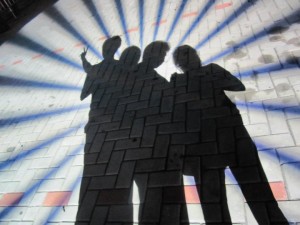 Sister-playing -with-shadow-at-concert-MOA