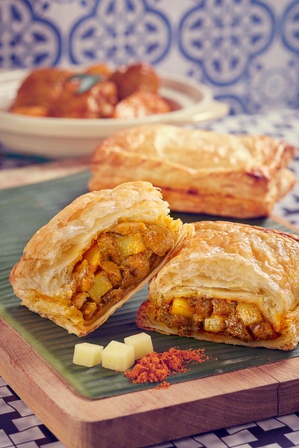Baked Curry Chicken Puff 1