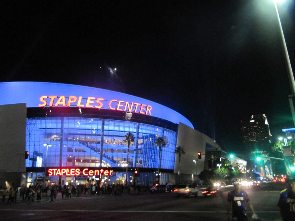 Staples Center at night home of the LA Lakers wheninmanila.com