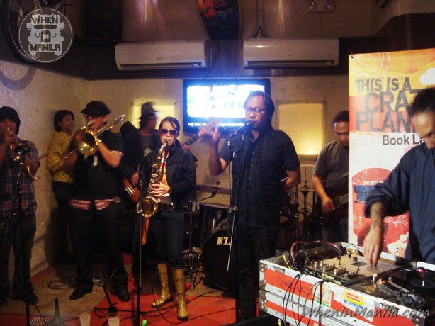 When-In-Manila-Lourd-de-Veyra-This-is-a-Crazy-Planets-book-SPOT.ph-Summit-Media-Radioactive-Sago-Project-Route-196-06