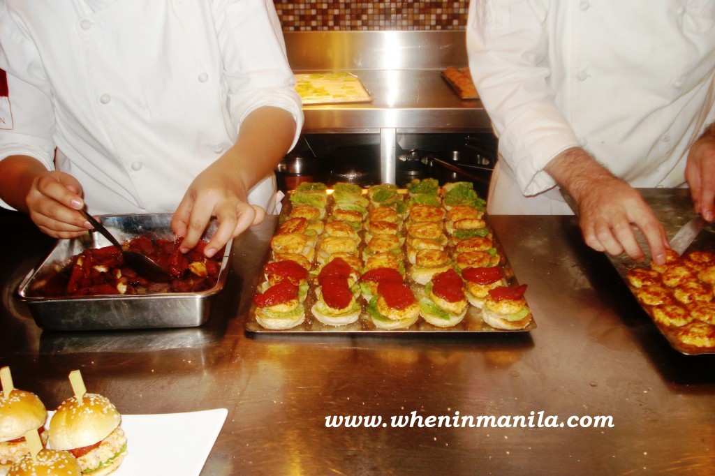 when-in-manila-enderun-college-shrimp-burgers DSC006482