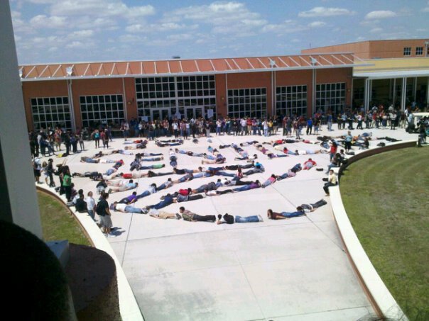 Planking 2 254479 157158337683026 131413290257531 328393 4690902 n