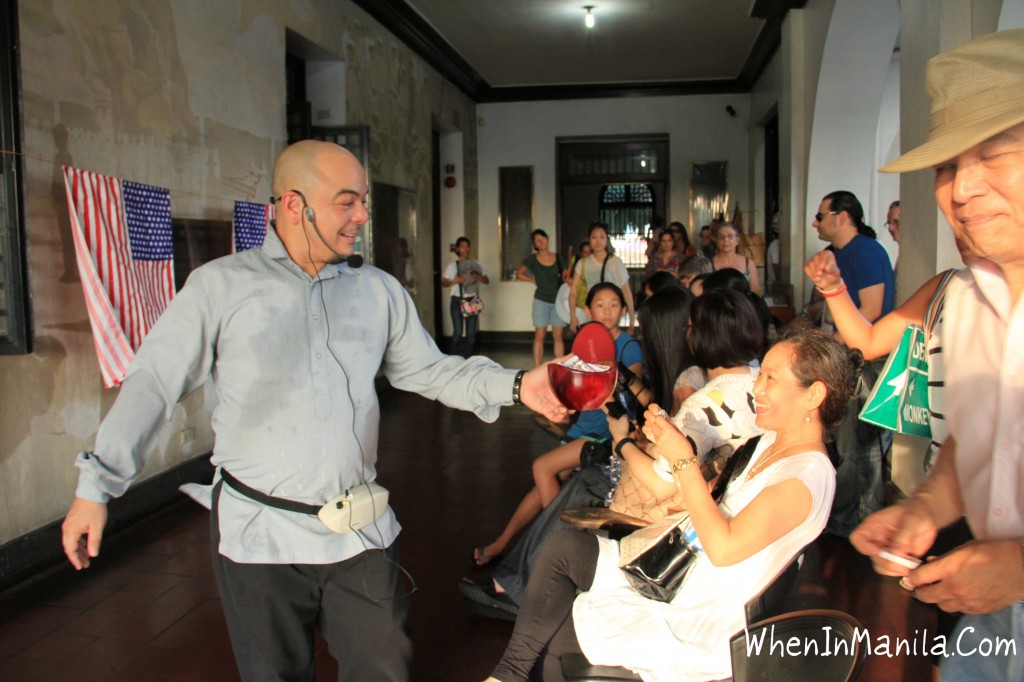 when in manila carlos celdran walk his way tour intramuros harveen kaur filipinos