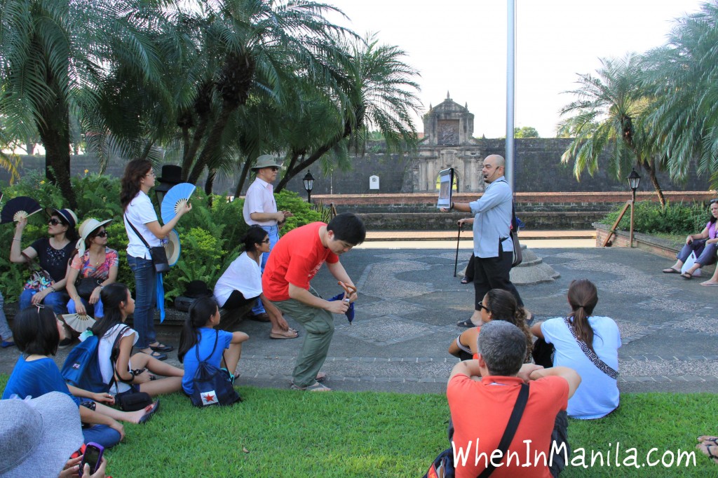 when in manila carlos celdran walk his way tour intramuros harveen kaur tour group