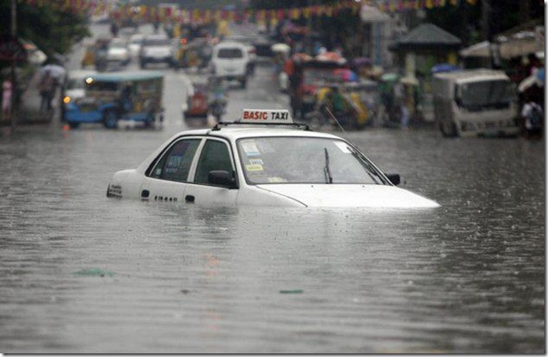 Flood-Waters-Manila-Philippines-Rains-Floods-WhenInManila (11)