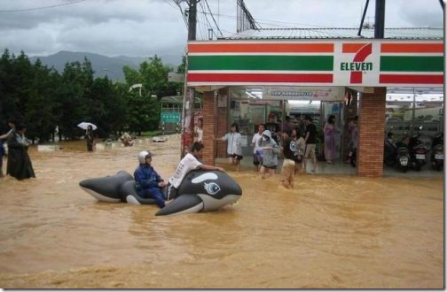 Flood-Waters-Manila-Philippines-Rains-Floods-WhenInManila (12)