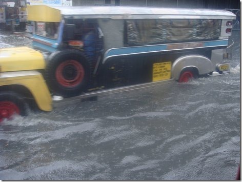 Flood-Waters-Manila-Philippines-Rains-Floods-WhenInManila (2)