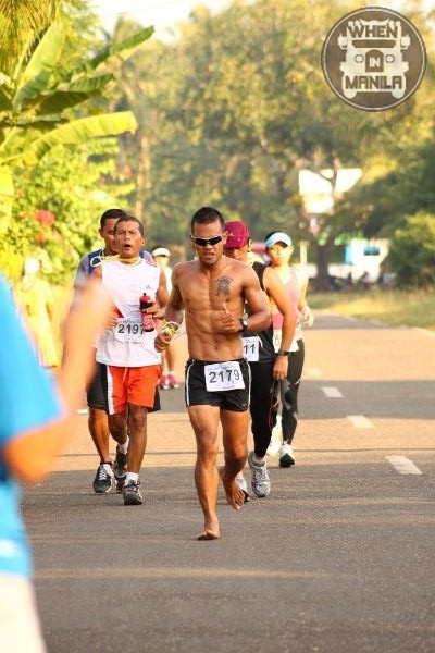 wheninmanila bohol marathon 2011 Barefoot Runner jsncruz