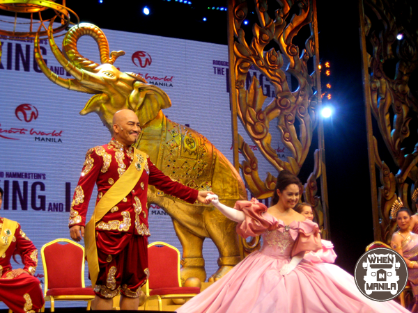 king-and-i-curtsy