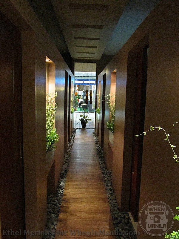 Massage rooms to the right; Sugaring rooms to the left.