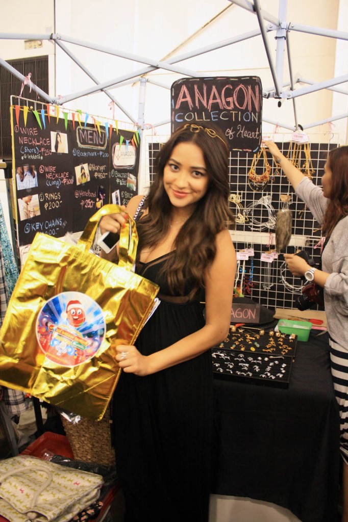 Pretty Little Liars and Fil Canadian star Shay Mitchell stopped over to shop fab finds she could bring back home