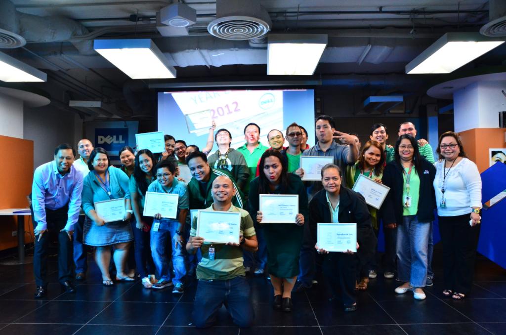 Dell Honors Top Employees 1 Mr. Richard Teo with Dell employee awardees