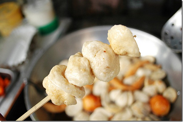 Manila-Street-Food-StreetFood-Philippines-esaw-chicken-intestines-WhenInManila-1 (1)