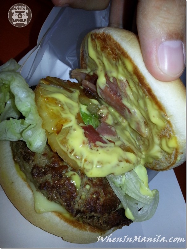 Amazing-Aloha-Burger-Jollibee-Back-Anthony-Bordain-Manila-Philippines-WhenInManila-7