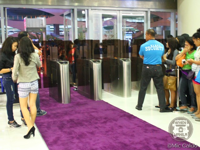 Yahooo! OMG: Top #10 Exclusive Highlights, Amazing PHOTOS and Awkward Experiences! 5 IMG_8768