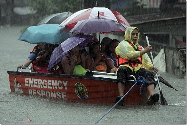 Typhoon Maring  Trami Floods Manila and the Philippines WhenInManila dot com (17)