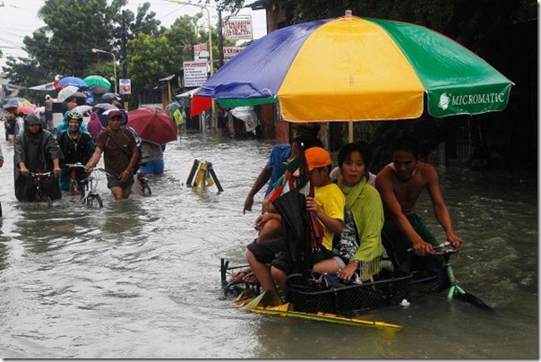 Typhoon Maring  Trami Floods Manila and the Philippines WhenInManila dot com (19)