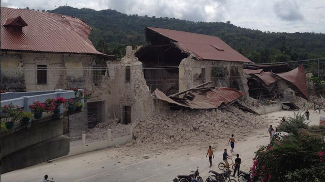 Photo taken from Rappler https://www.rappler.com/nation/41374-bohol-earthquake-damages-deaths