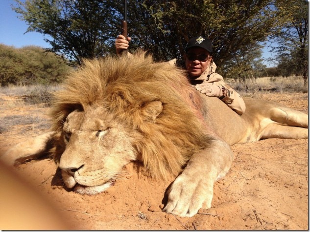 Chavit Singson Kills Lion and Antelope for his Birthday (1)