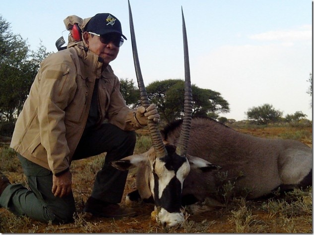 Chavit Singson Kills Lion and Antelope for his Birthday (3)