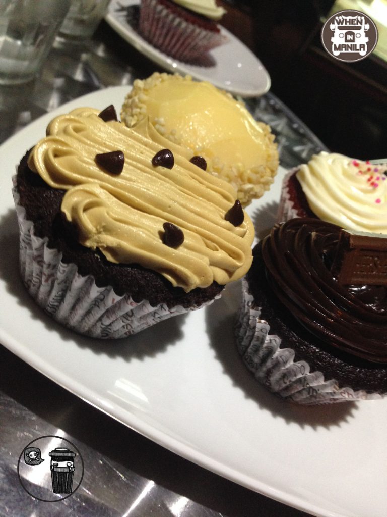 mau's cupcake cafe (1)