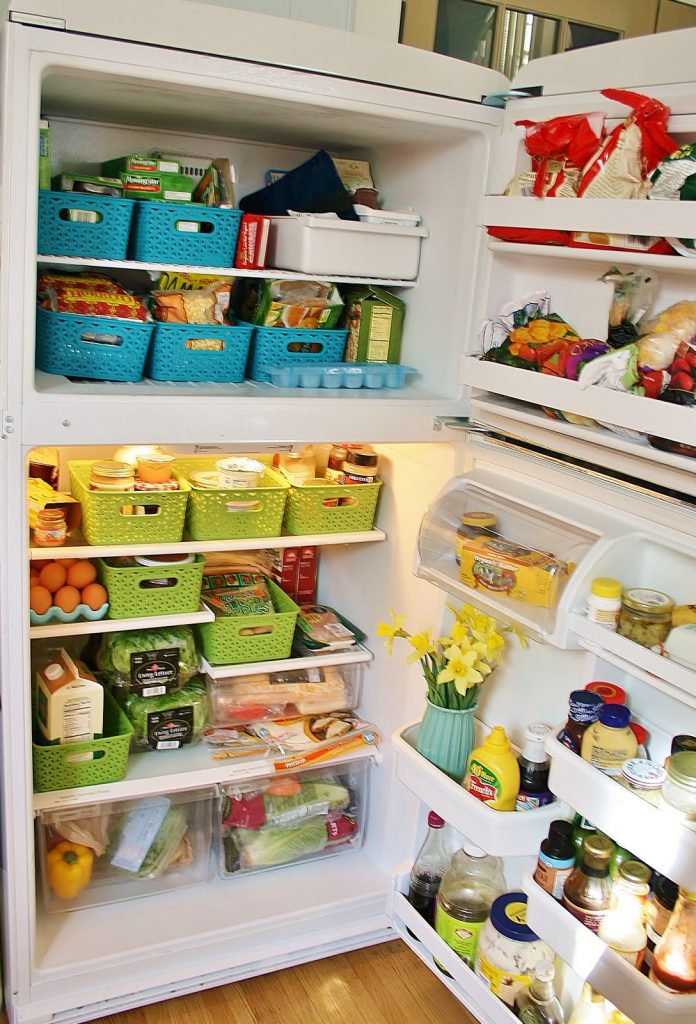 energy saving tips - organized fridge