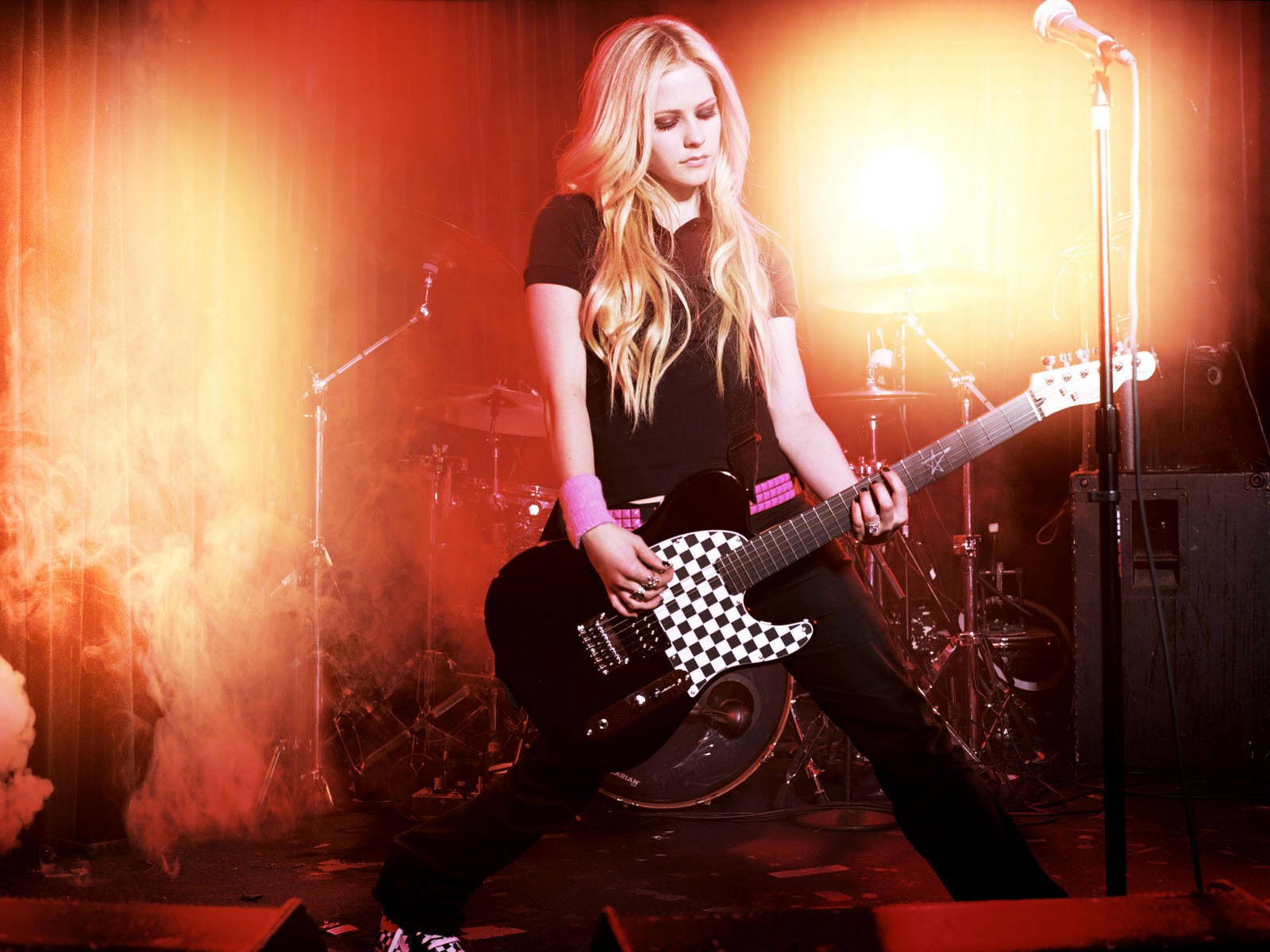 Avril Lavigne Live In Manila