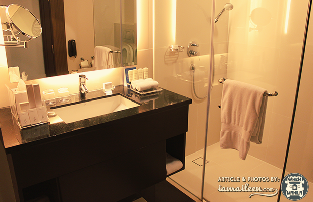 bellevue-hotel-iamaileen-new-year-deluxe-bathroom