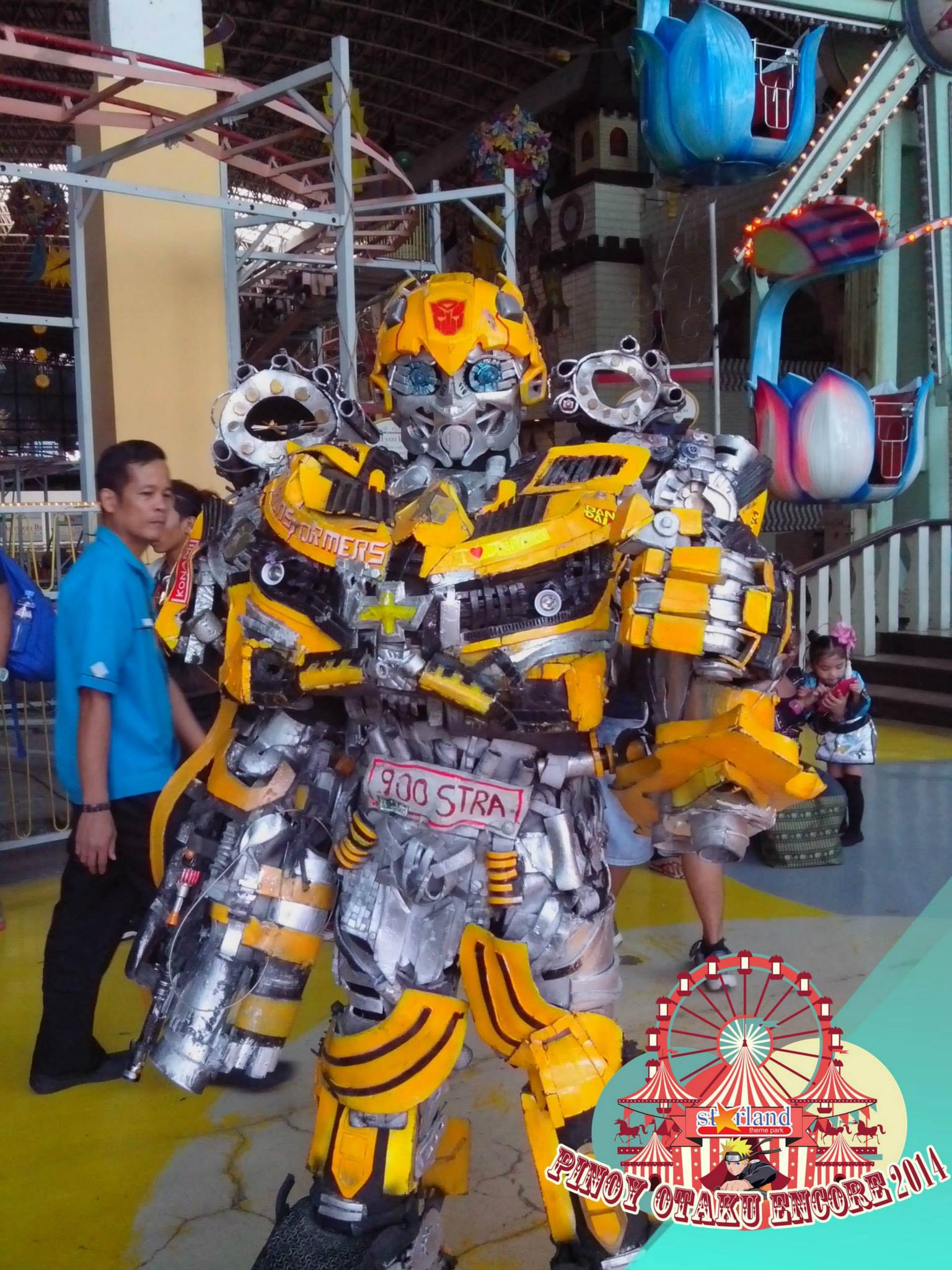 POE 2014 Knievel Rosaroso Bumbble Bee cosplayer