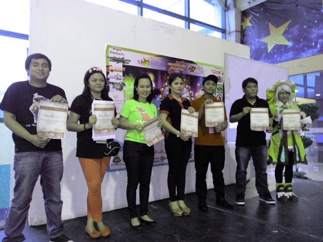 Pinoy Otaku Encore 2014 Launched Otaku Choice Awards and Fantasm Preview 3 POE 2014 - The event awards certificate of appreciation to event partners