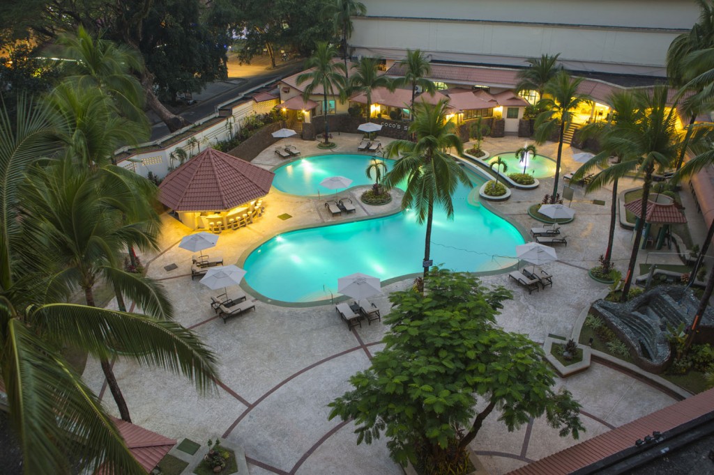 Back to Back Getaway at Holiday Inn Manila Galleria and Holiday Inn Clark 3 Holiday Inn Clark Swimming Pool