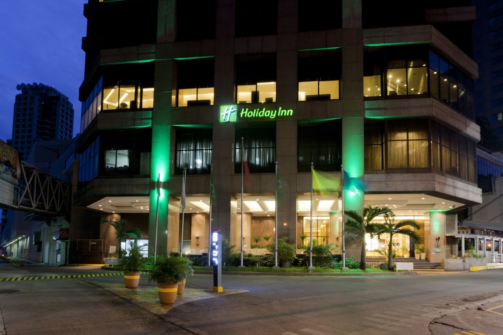 Holiday Inn Manila Galleria Exterior
