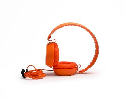 Celebrate the World Cup with the COLOUD BOOM Football Edition Headphones 4 Coloud BOOM Holland