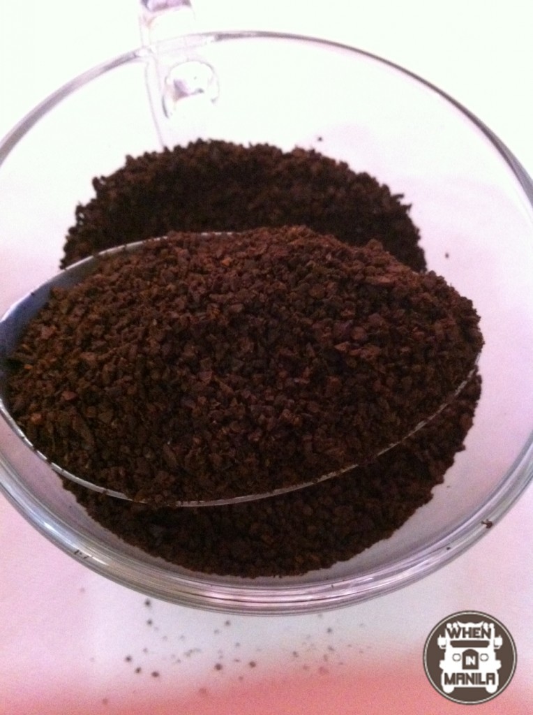 Kickstart coffee - coffee grains in a teaspoon