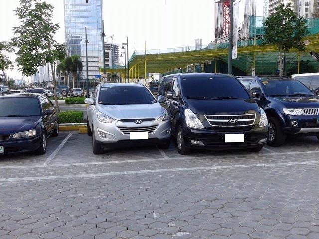 Worst-Parking-Jobs-Manila-Philippines-Bad-Parkers-Horrible-Parked-Car-Park-Idiots-WhenInManila (4)