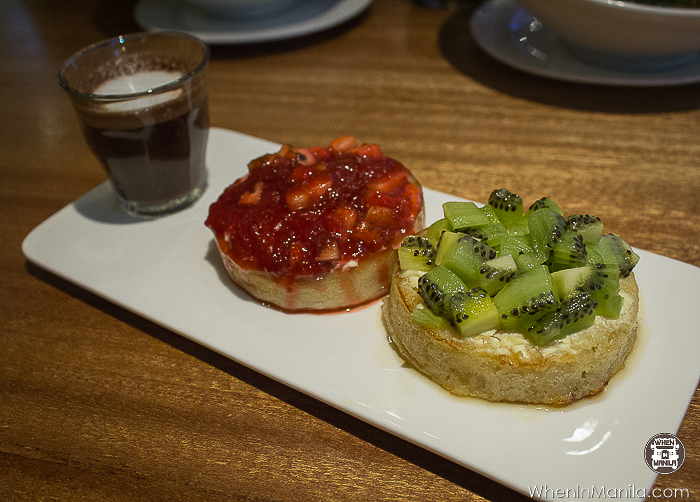 Potts Point Cafe: The Newest Guilt-Free Organic Foodie Paradise Right at the Heart of Eastwood City 12 Strawberry, kiwi and cream cheese crumpets with organic honey and hot chocolate (P230)