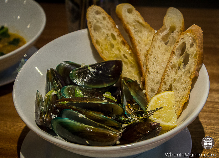 Potts Point Cafe: The Newest Guilt-Free Organic Foodie Paradise Right at the Heart of Eastwood City 7 Mussels in Creamy White wine with Grilled French Bread (P265)