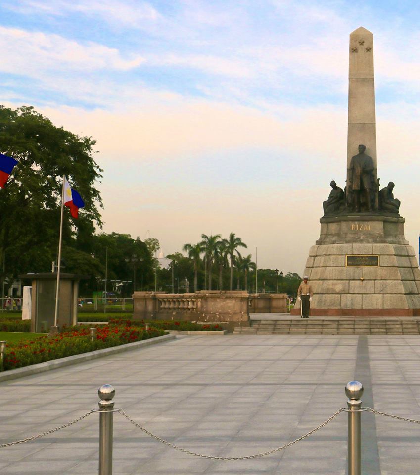 Rizal Monument Selfie is the New Selfie 10