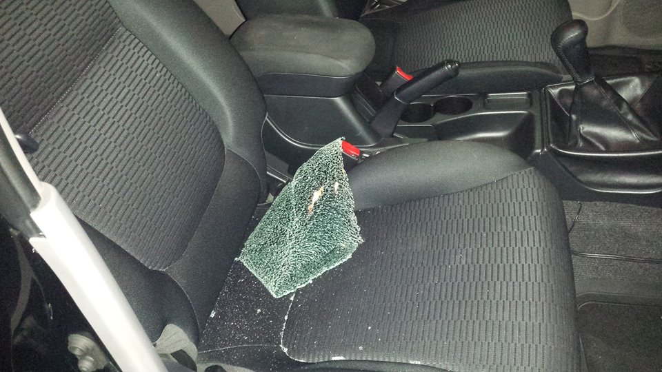 Smashed Car Window Greenfield District (1)