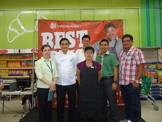 Best Pinoy Street Food 2014: Your Best Street Food May Have its Own SM Stall 2 Chef-Lorna-with-the-judges