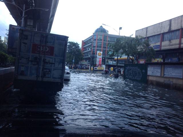 Rain Flood Manila (8)
