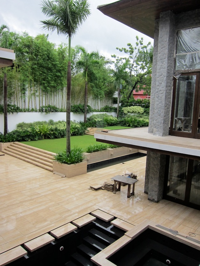 The Real Reason Pacquiao is Selling His Mansion: Neighbors Don't Like His Badly-Dressed Visitors 2 The Real Reason Pacquiao is Selling His Mansion Neighbors Don't Like His Badly-Dressed Visitors