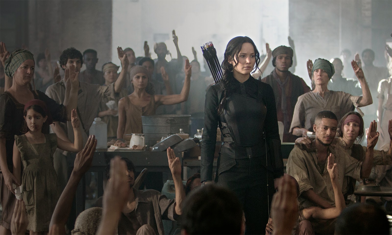 When-In-Manila-The-Hunger-Games-Mockingjay-Part-1-Katniss-Everdeen-Jennifer-Lawrence-movie-review-1