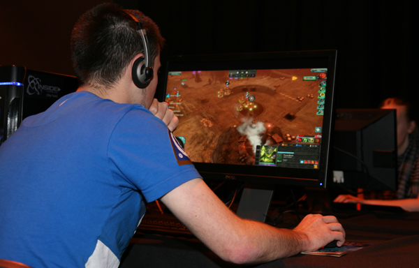5 Easy Ways to Save Money on Video Games 5 Ways to Save Money on Video Games 4