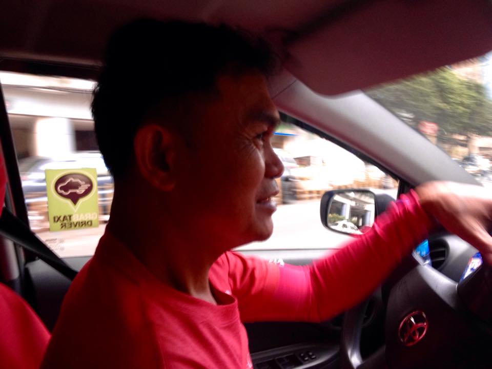 This Taxi Driver Has a Snack Store You Can Buy From During Rides 2 This Taxi Driver Has a Snack Store You Can Buy From During Rides 3