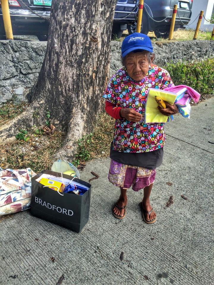 85 Year Old Woman Still Works to Support Her Family