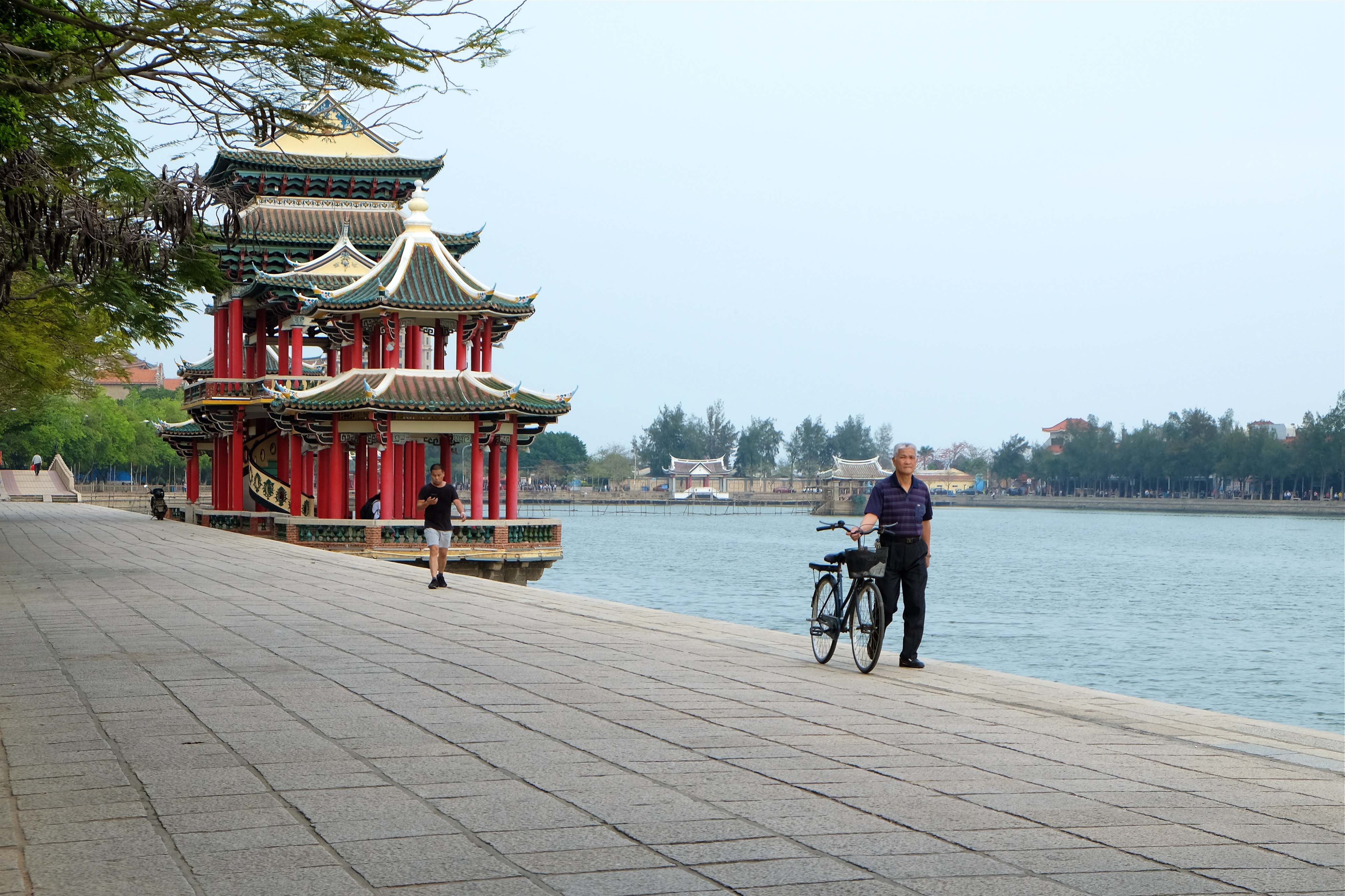 Planning to visit or work in China? Forget these 10 habits!