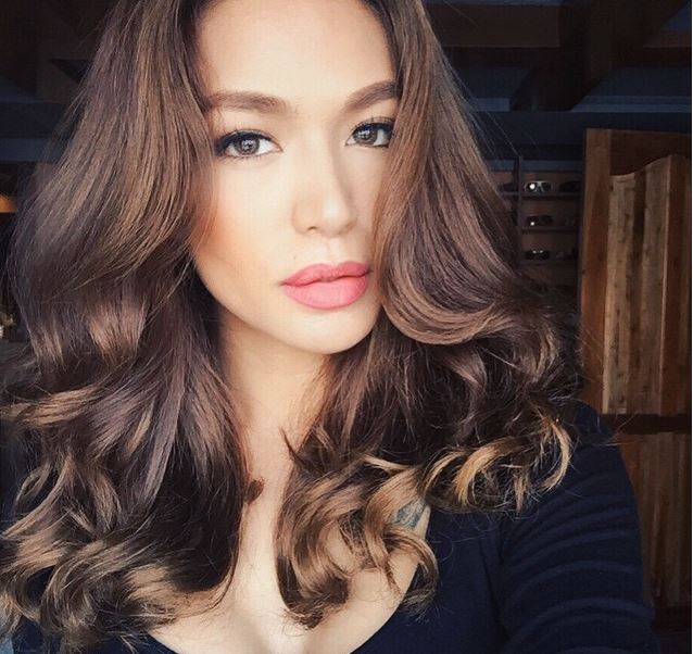 Is She the Hottest Filipino Mom? When In Manila