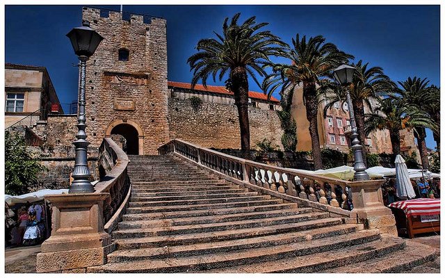 3 Gorgeous European City Secrets to Discover 3 Expedia 3 Gorgeous European City Secrets to Discover Dubrovnik Edinburgh Madrid